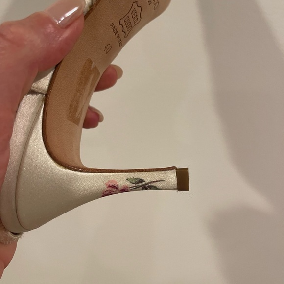 Jimmy Choo Vintage White Floral Women's Wedding Shoes - Picture 14 of 16